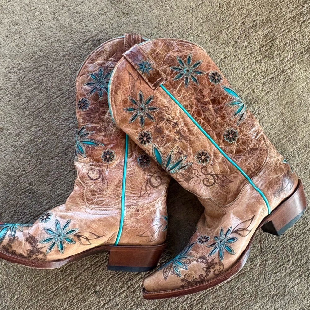 Embroidered Tan Western Boots